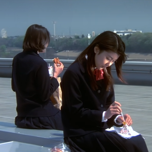 模特中出潮喷视频
