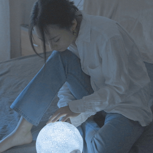 模特中出潮喷视频
